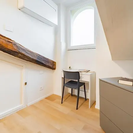 Lägenhet La Dimora Di Barbaroux Loft Piazza Galimberti